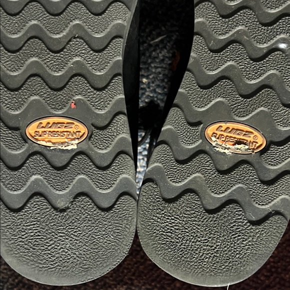 Lugz Men's Sleek Black Leather Boots - Picture 3 of 6